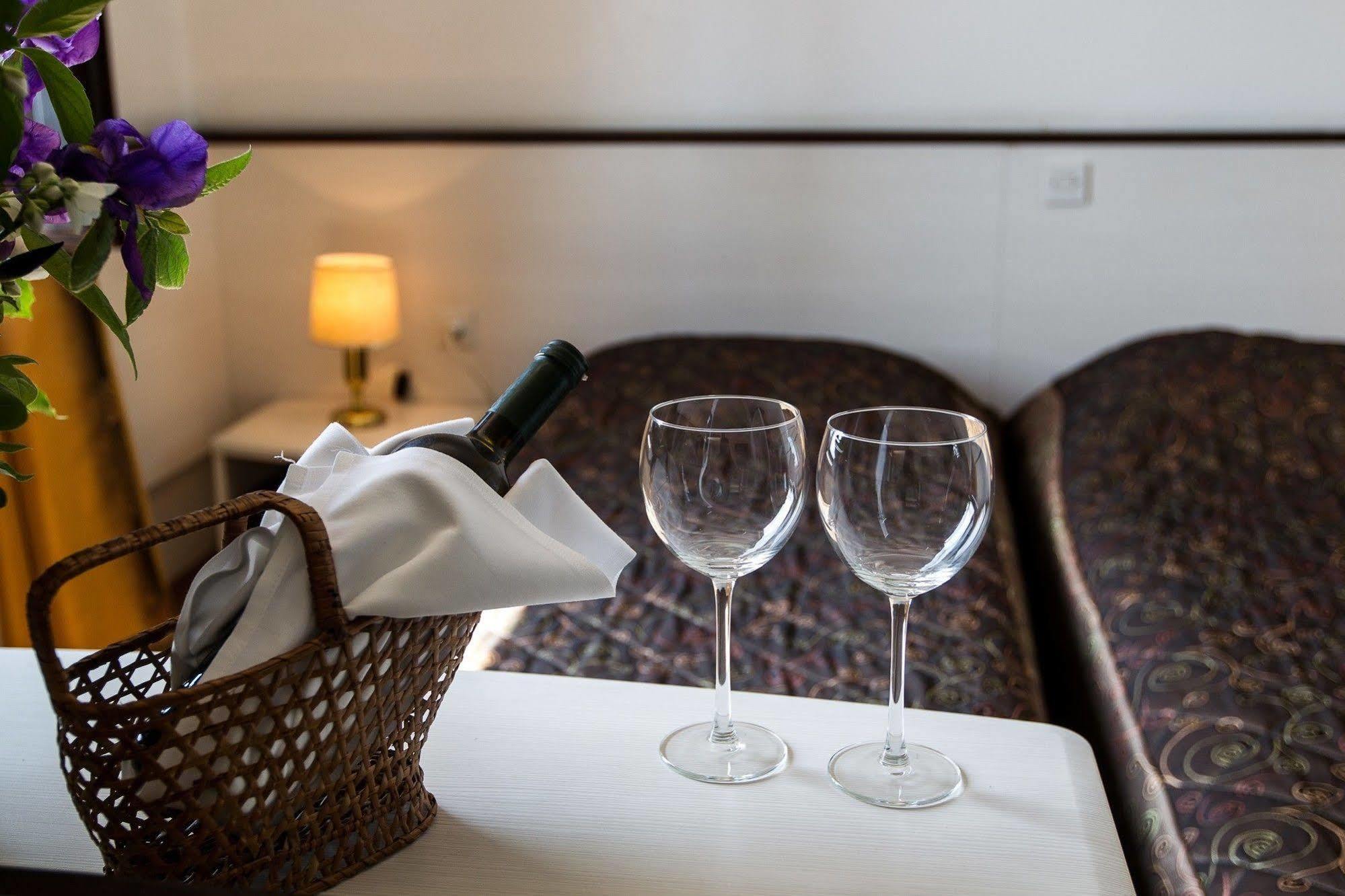 Hotel Kastel Цриквеница Экстерьер фото