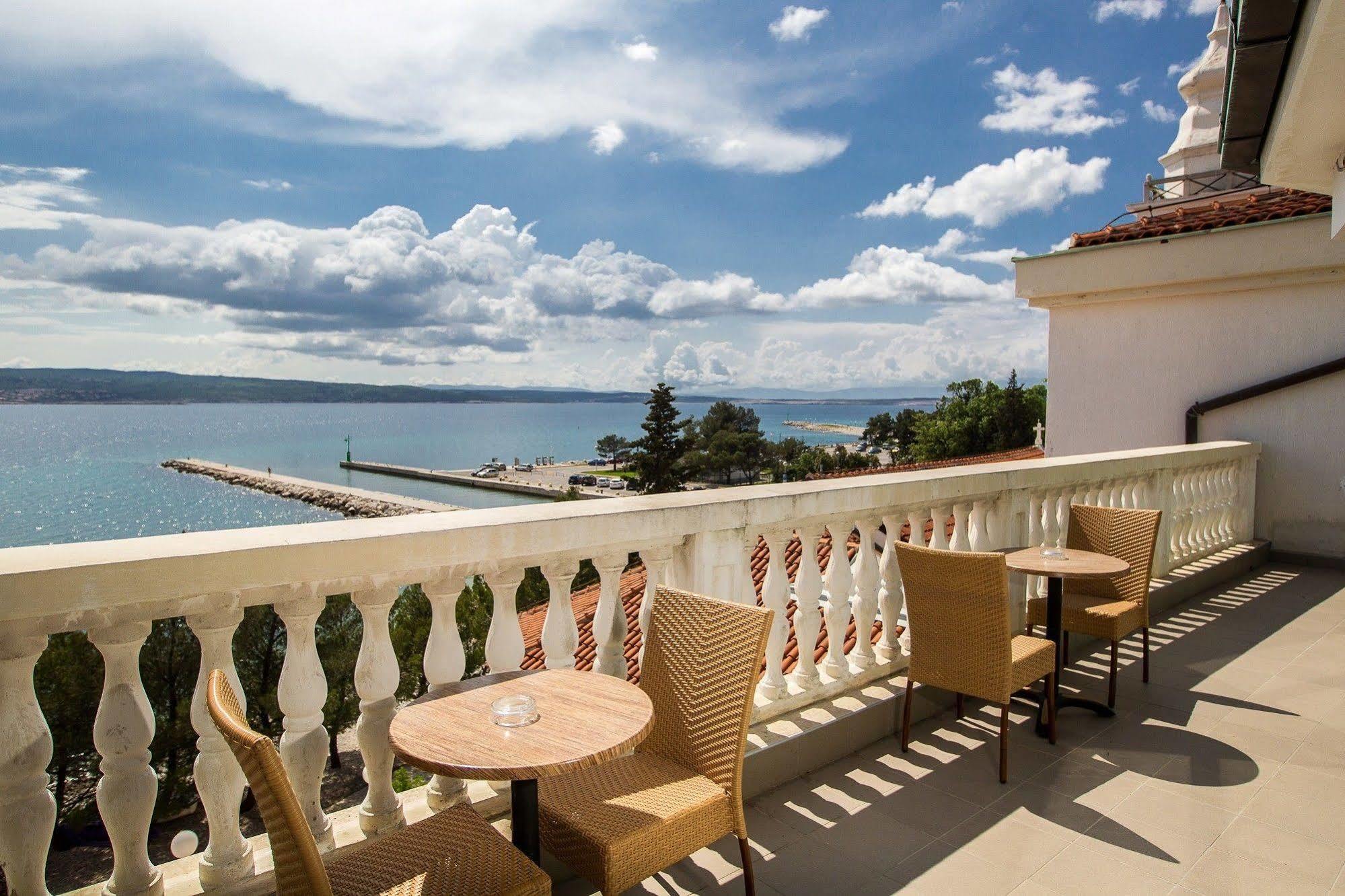 Hotel Kastel Цриквеница Экстерьер фото