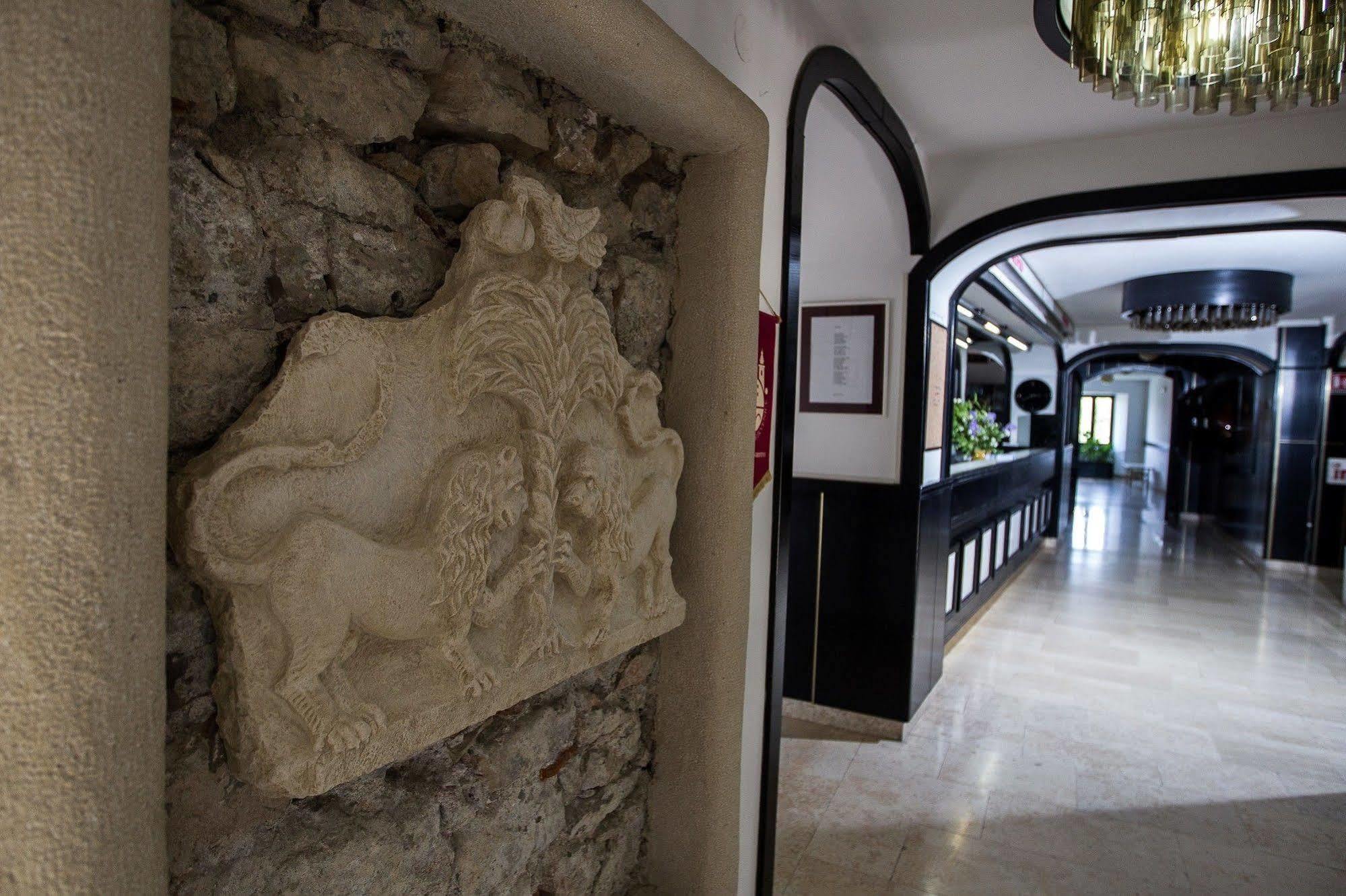 Hotel Kastel Цриквеница Экстерьер фото