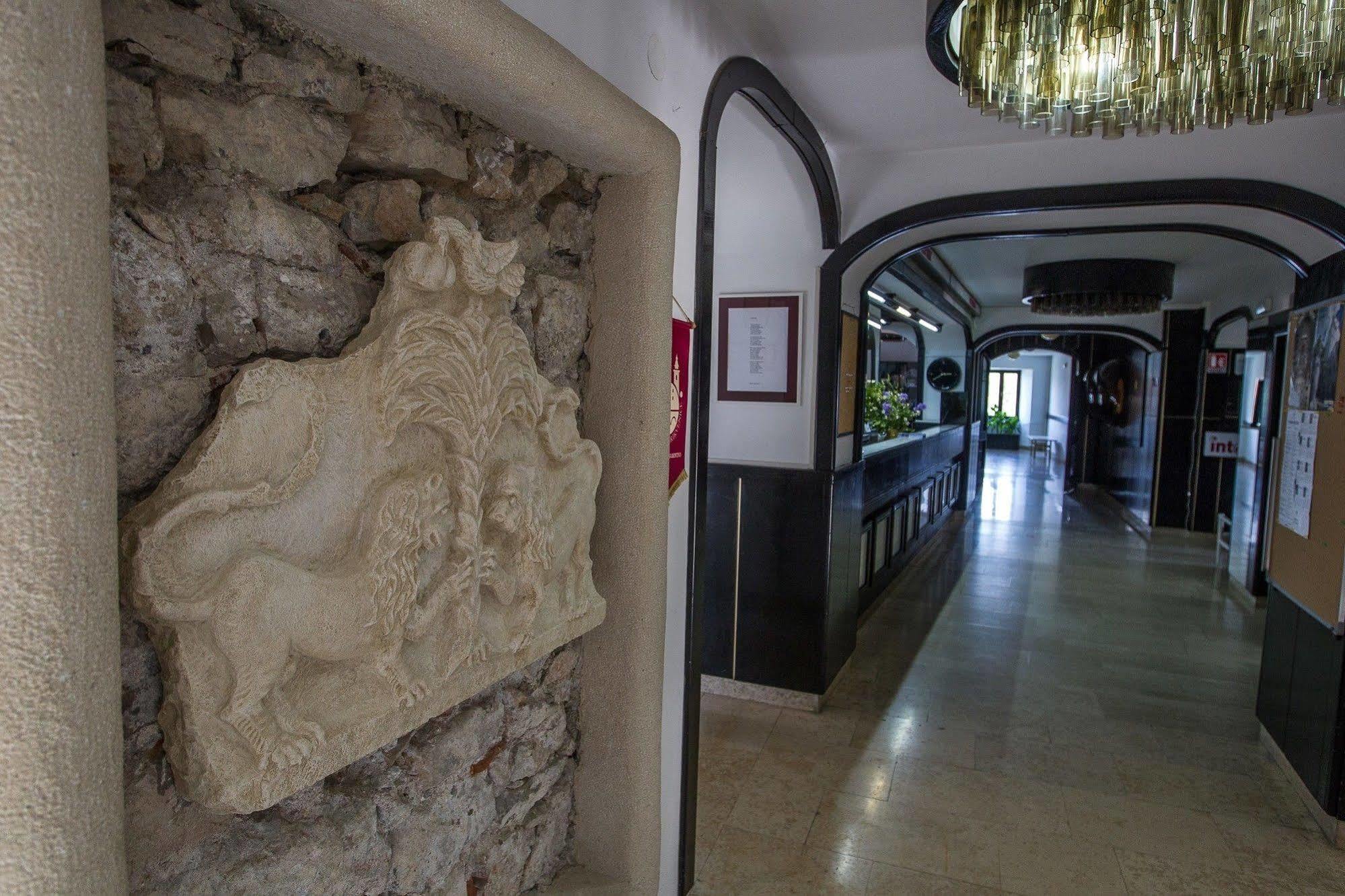 Hotel Kastel Цриквеница Экстерьер фото
